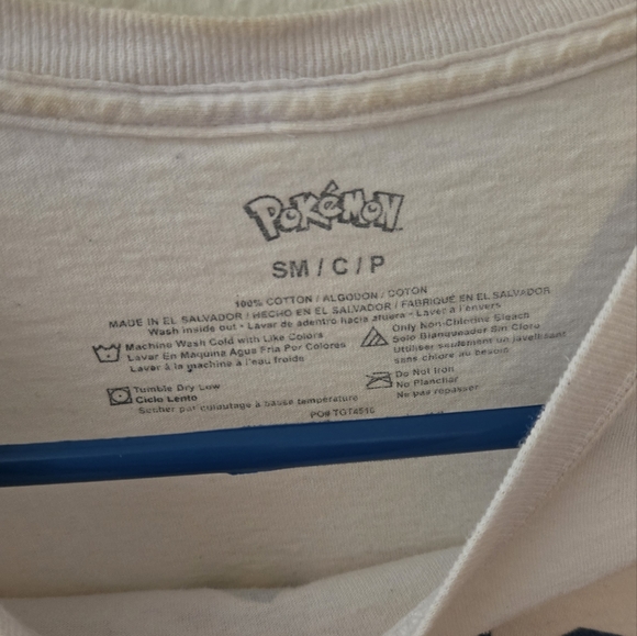 Pikachu T-shirt - Picture 2 of 3